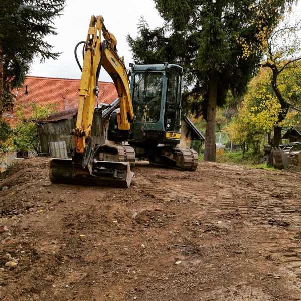 Rušenje objektov A&T nizke gradnje